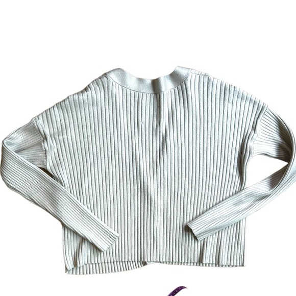 Abercrombie & Fitch | Elevated Ribbed Knit Cardigan in Light Tan Size XS - Picture 10 of 12